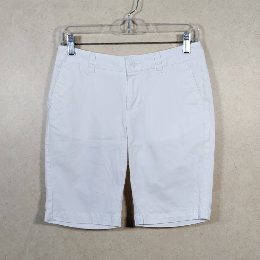 6190 Magellan Outdoors white stretch chino Bermuda shorts 2